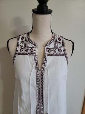 Abercrombie and Fitch Embroidered Sleeveless Dress Sz XS